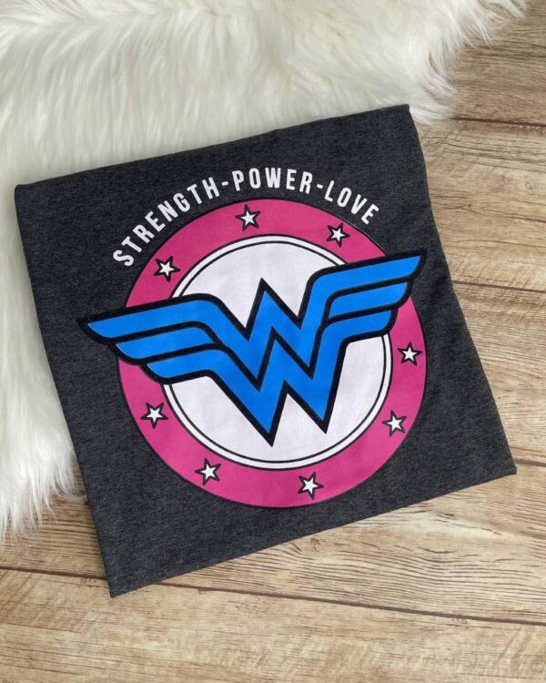 T-Shirt Strength Power Love