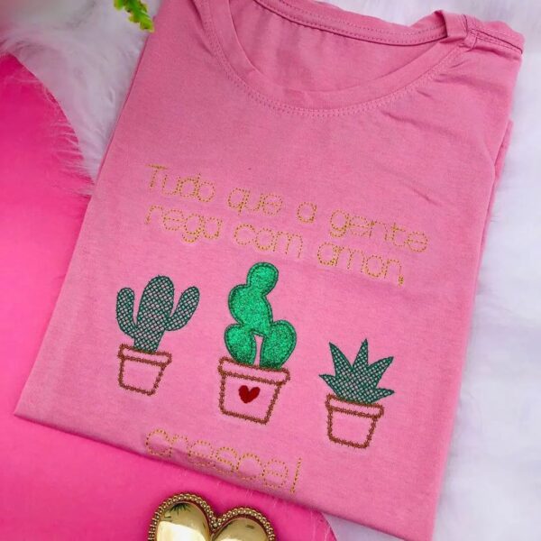 T-Shirt Tudo que a gente rega com Amor - Imagem 2