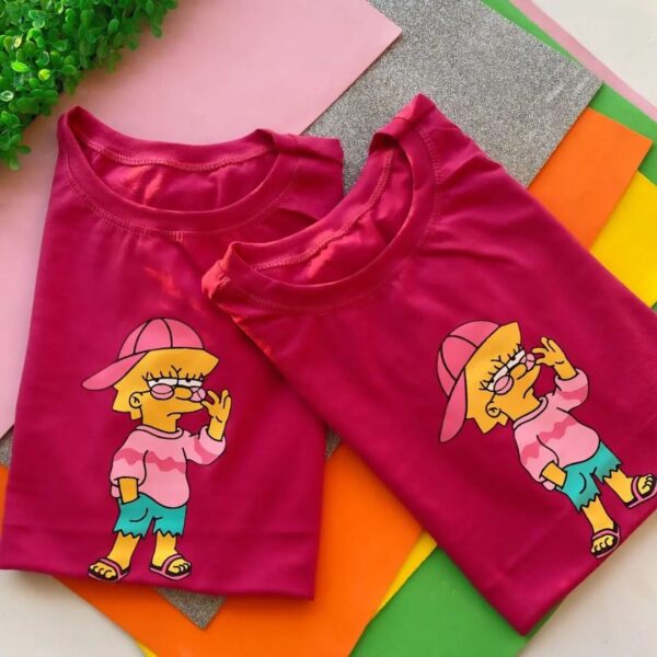 T-Shirt Lisa Simpson - Boné e Óculos - Imagem 2
