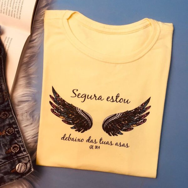 T-Shirt Segura Estou debaixo das tuas Asas II - Imagem 3