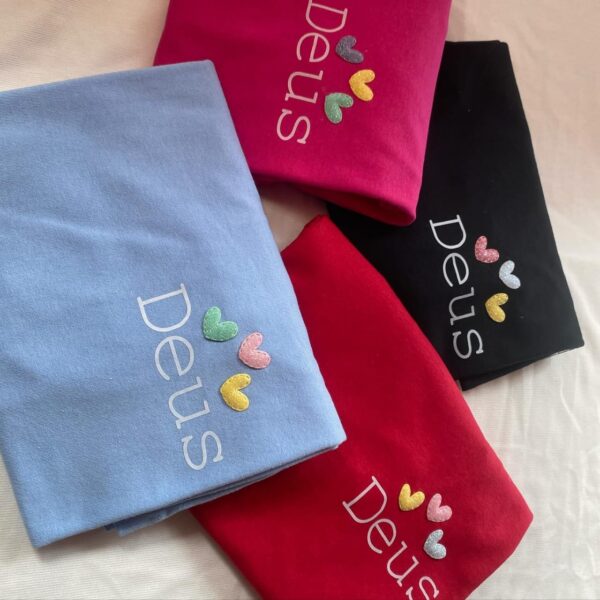 T-Shirt Deus - Mini Corações - Imagem 3
