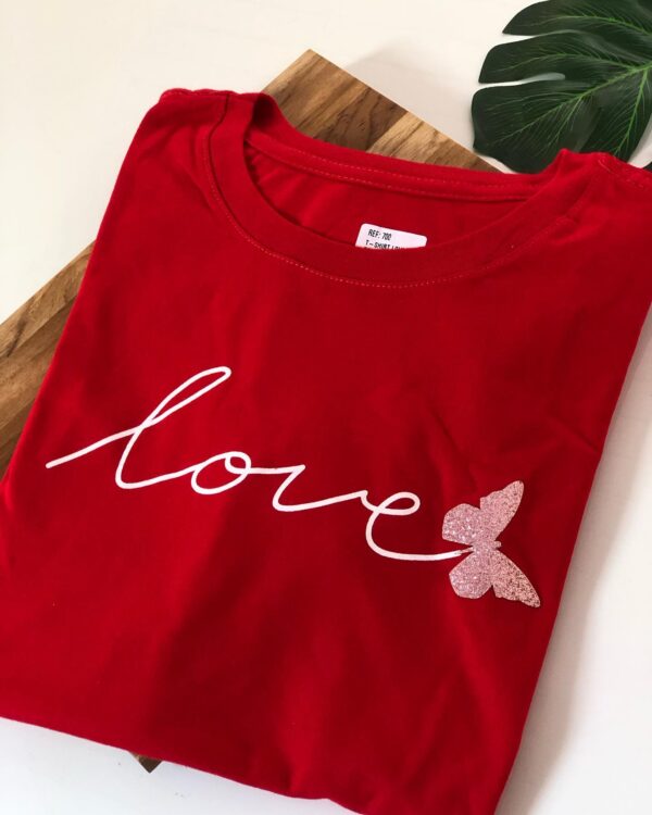 T-Shirt Borboleta - Love Letra de Mão