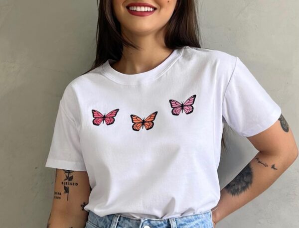 T-Shirt Borboletas - Irmãs Gemeas
