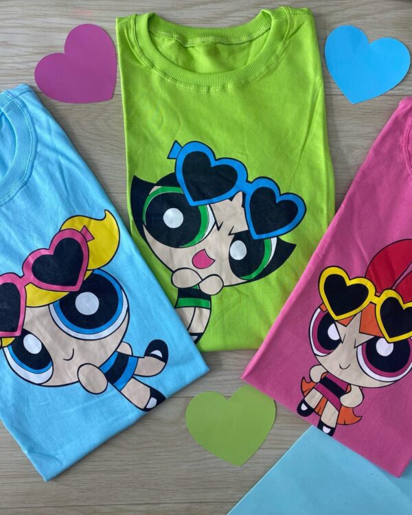 T-Shirt Meninas Super Poderosas - Óculos de Coração
