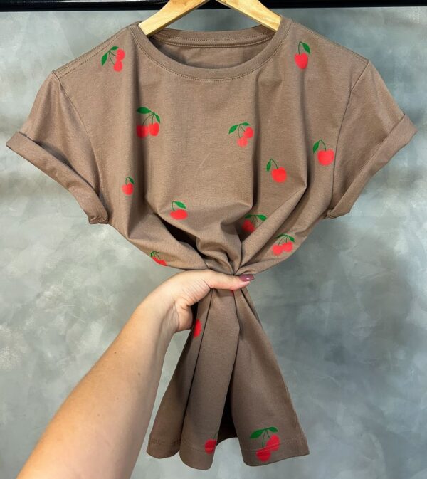 T-Shirt Cereja - Multi Mini Logos - Imagem 3