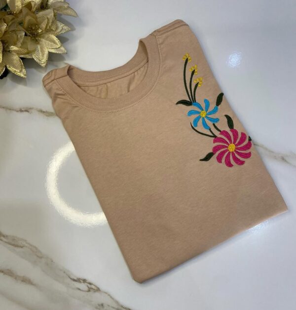 T-Shirt Duas Flores - Bordado