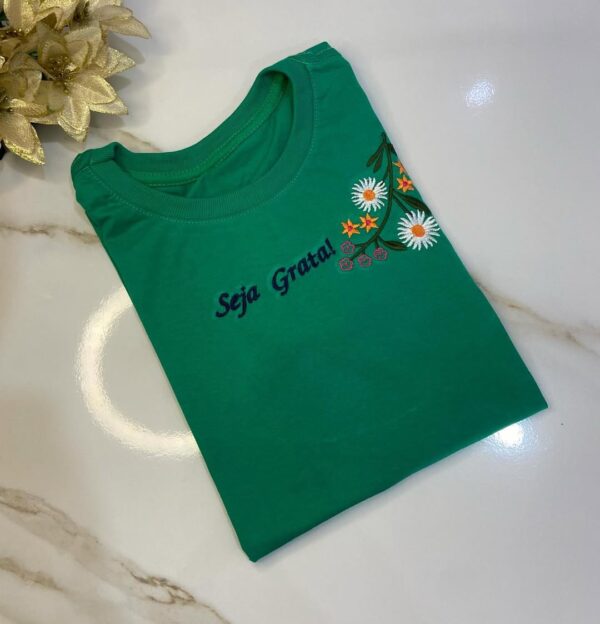 T-Shirt Flores - Seja Grata