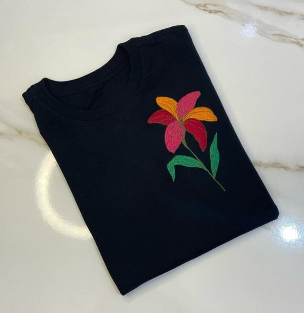 T-Shirt Flor - Pintura