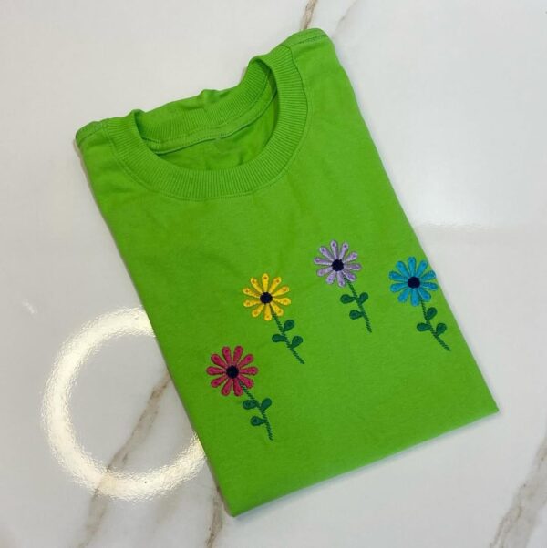T-Shirt Girassol - Bordados