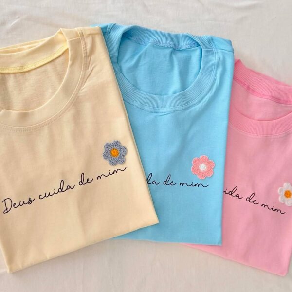 T-Shirt Deus cuida de Mim - Florzinha - Imagem 2