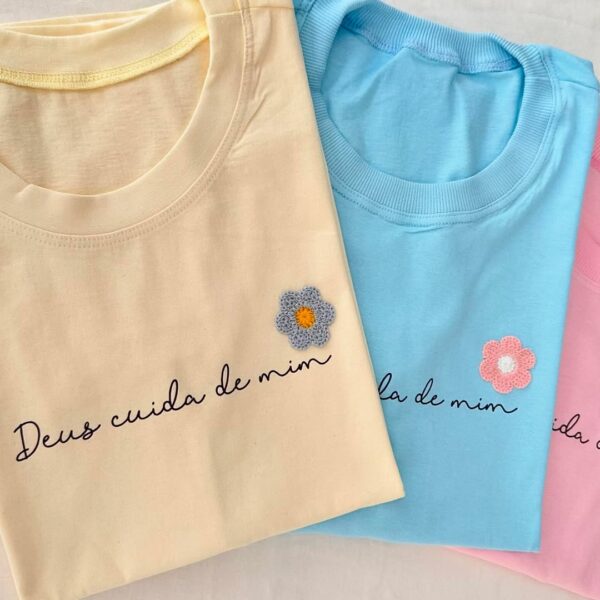 T-Shirt Deus cuida de Mim - Florzinha - Imagem 3