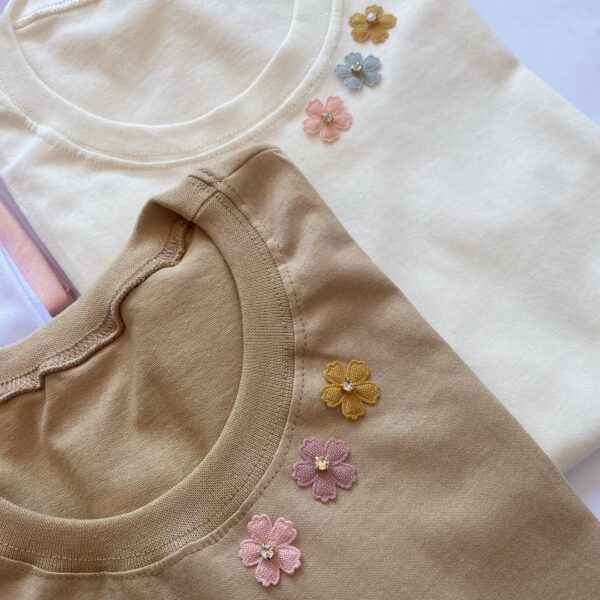 T-Shirt Florzinha - Três Irmãs - Imagem 4
