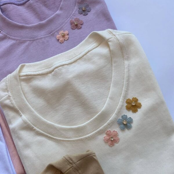 T-Shirt Florzinha - Três Irmãs - Imagem 3